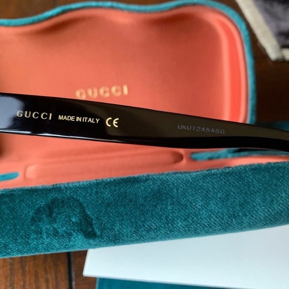 ⛔️SOLD⛔️Authentic GUCCI 54mm Oversized Square - Picture 6 of 8